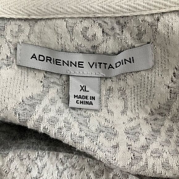 Adrienne Vittadini Lace Overlay Sweatshirt Top Sz XL Gray and white - Picture 8 of 8
